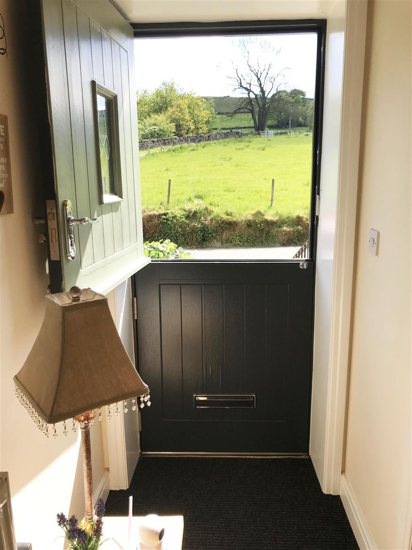 4 bedroom townhouse house SSTC in Trawden - IMG_2434.jpg